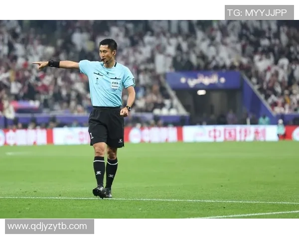 足球明星们如何评价马宁的裁判表现与职业素养